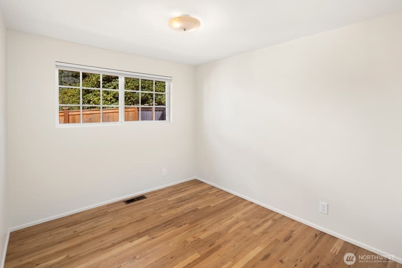Property photo for 1410 198th Street, Shoreline photo 29