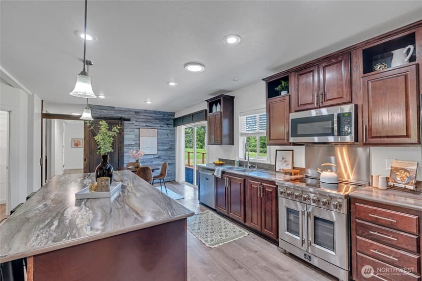 Property photo for 9889 Sportsman Club Road NE, Bainbridge Island photo 4