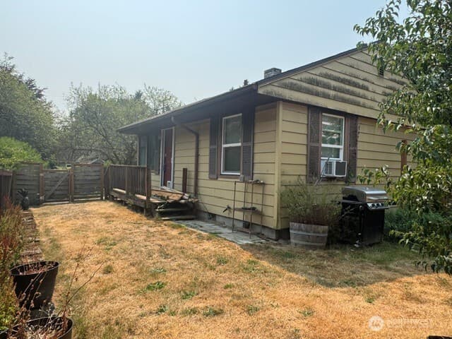 Property photo for 3210 S Washington Street, Seattle photo 13