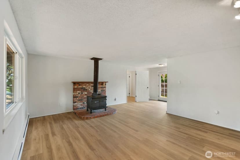 Property photo for 128 Florence Street, Arlington photo 3