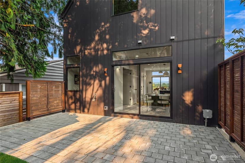 Property photo for 2821 Harris Place S, Seattle photo 19