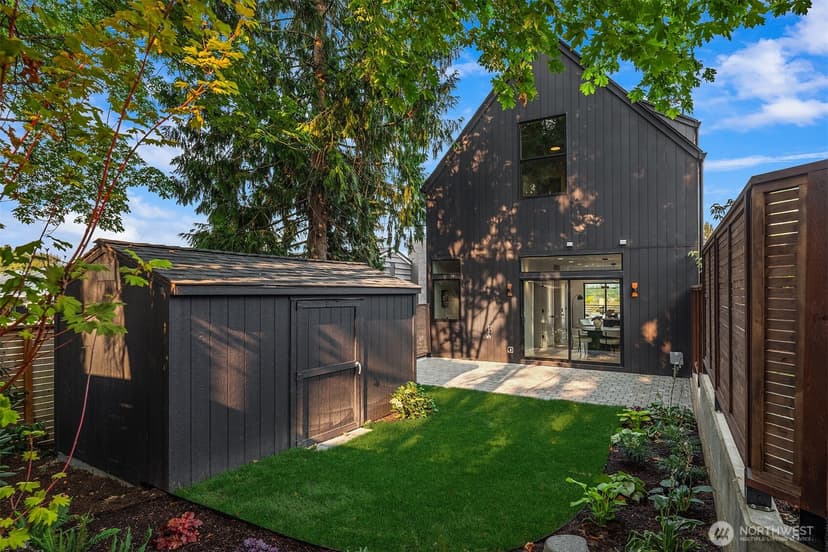 Property photo for 2821 Harris Place S, Seattle photo 16