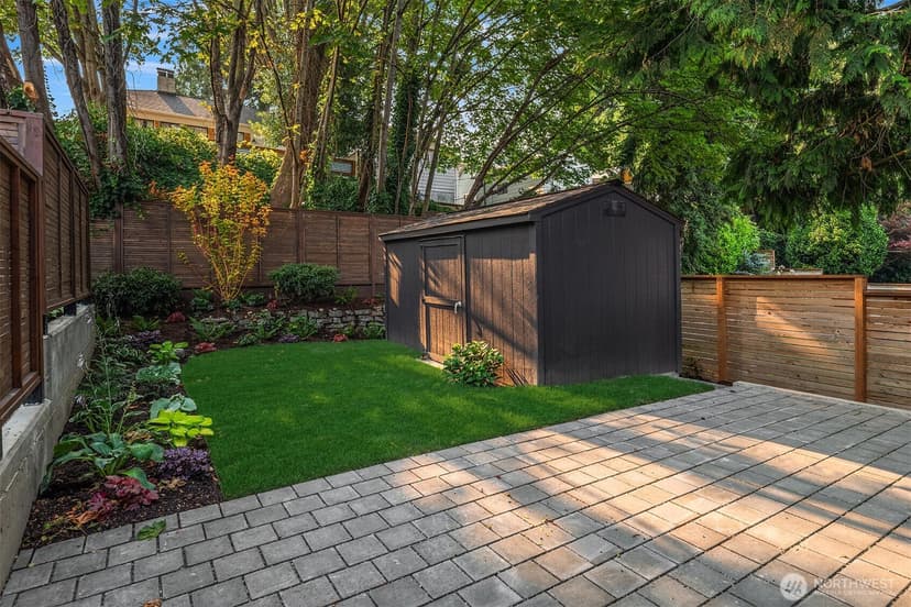 Property photo for 2821 Harris Place S, Seattle photo 17