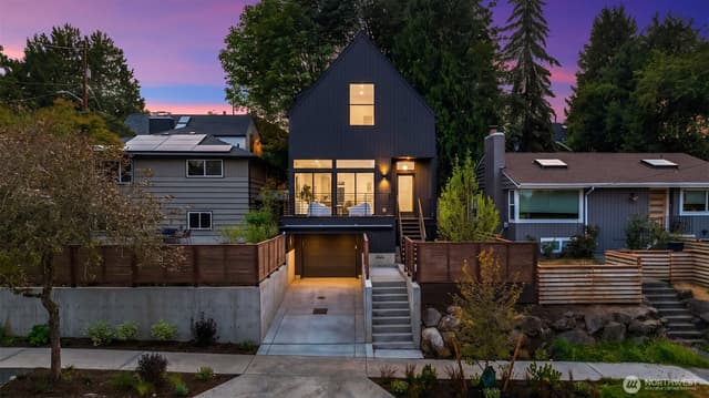 Property photo for 2821 Harris Place S, Seattle