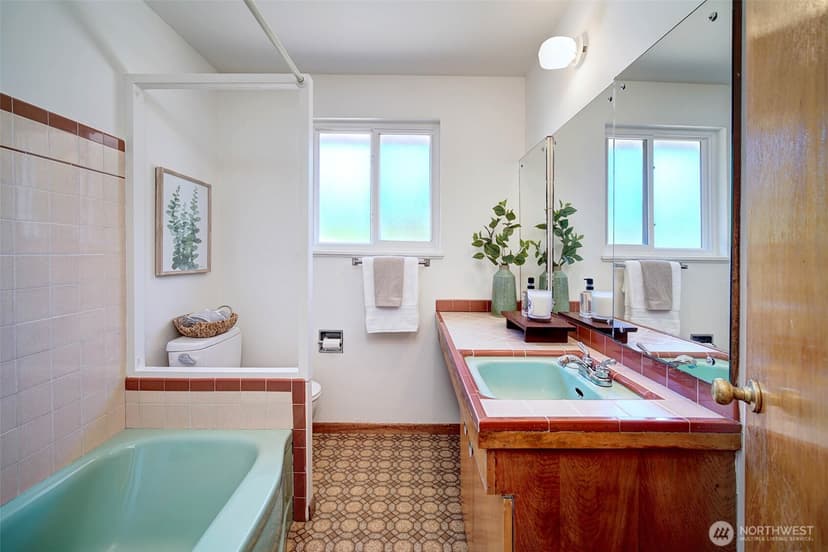 Property photo for 1924 NE 130th Place, Seattle photo 18