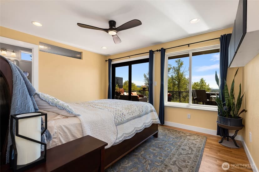 Property photo for 7841 S 135th Street, Seattle photo 15
