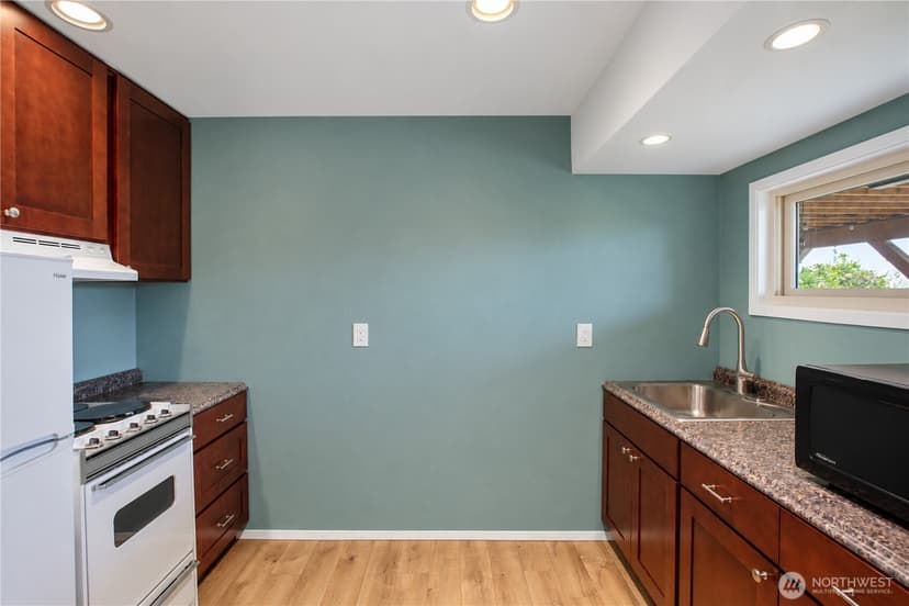 Property photo for 7841 S 135th Street, Seattle photo 24