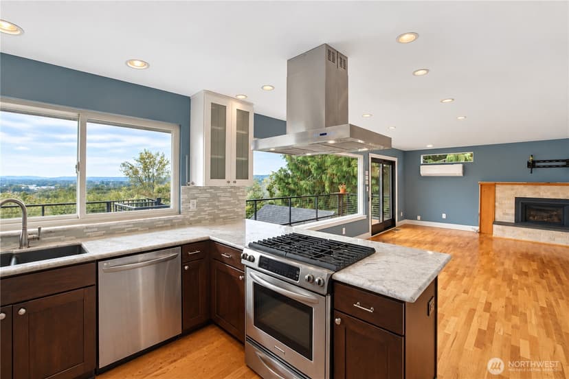 Property photo for 7841 S 135th Street, Seattle photo 14
