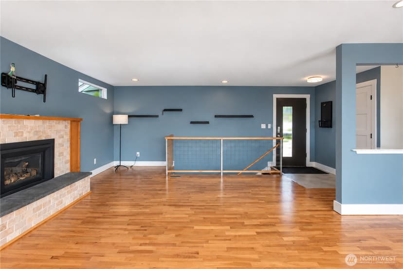 Property photo for 7841 S 135th Street, Seattle photo 6