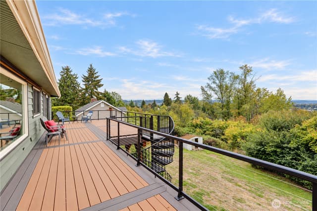 Property photo for 7841 S 135th Street, Seattle photo 3