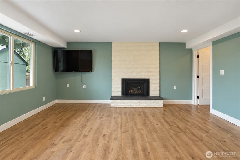 Property photo for 7841 S 135th Street, Seattle photo 23