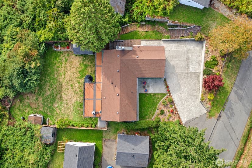 Property photo for 7841 S 135th Street, Seattle photo 33