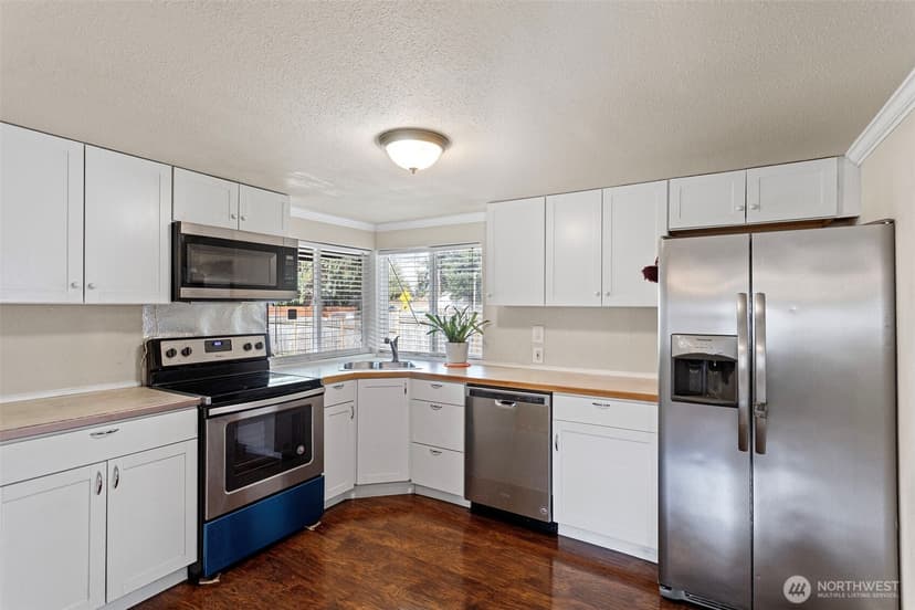 Property photo for 14118 37th Avenue S, Tukwila photo 7