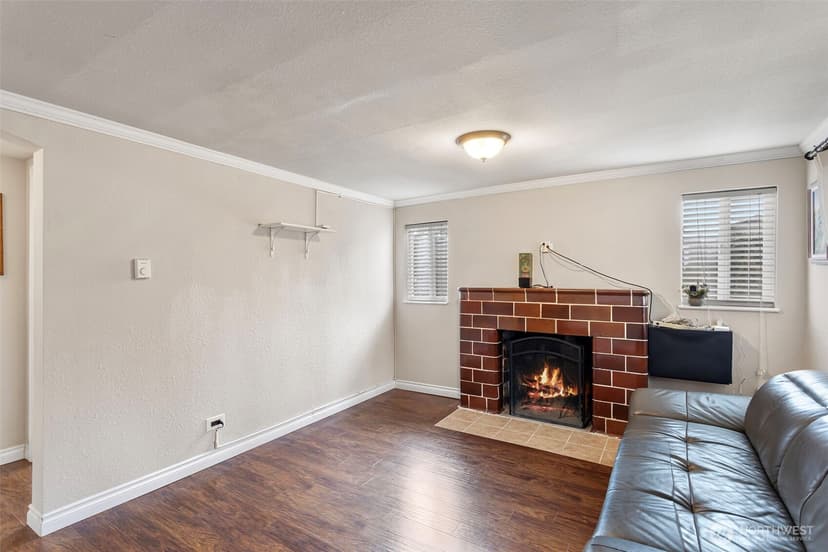 Property photo for 14118 37th Avenue S, Tukwila photo 5