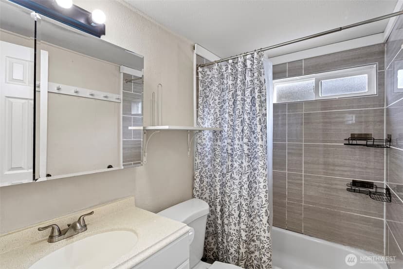 Property photo for 14118 37th Avenue S, Tukwila photo 12