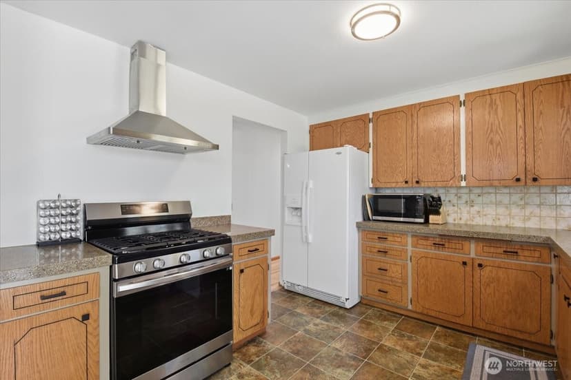 Property photo for 20621 78th Place W, Edmonds photo 9