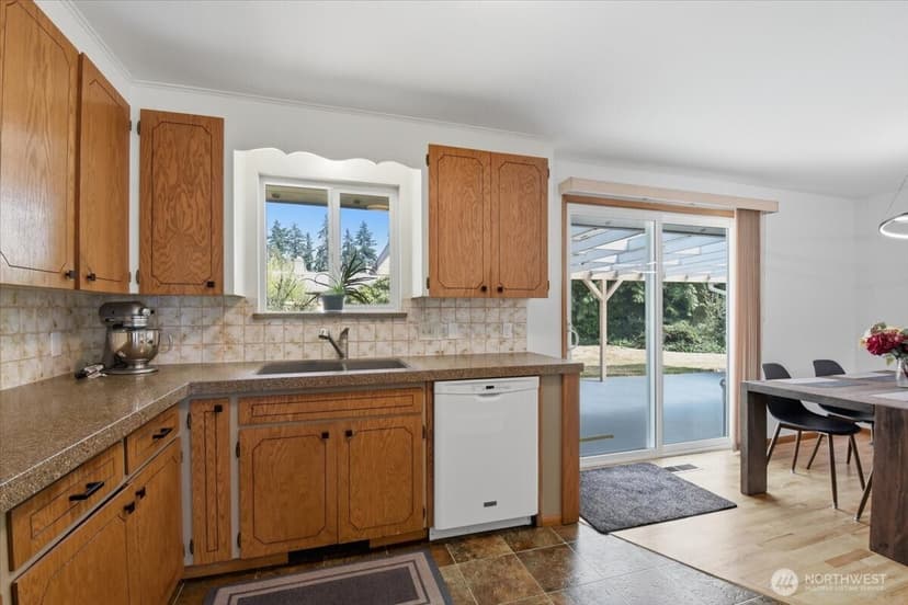 Property photo for 20621 78th Place W, Edmonds photo 8