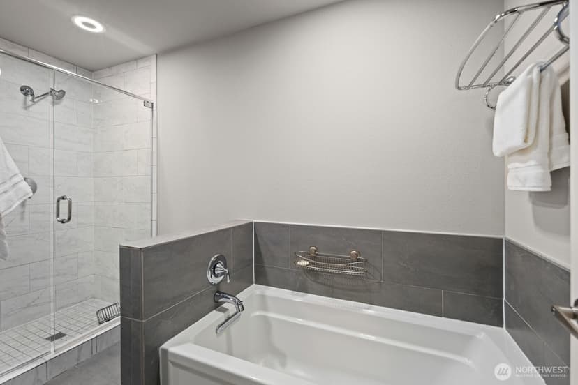 Property photo for 7639 SE 29th Street, Mercer Island photo 24