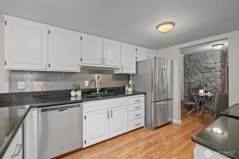 Property photo for 7639 SE 29th Street, Mercer Island photo 5