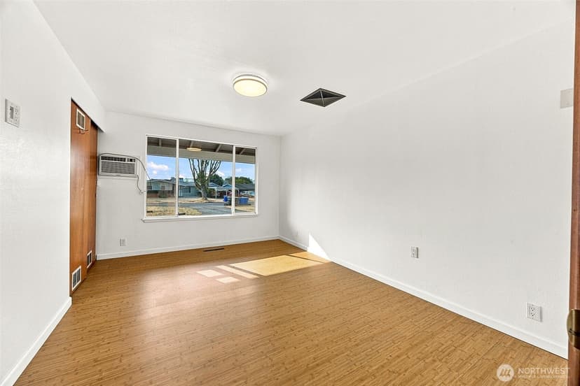 Property photo for 13720 13th Avenue Ct E, Tacoma photo 15