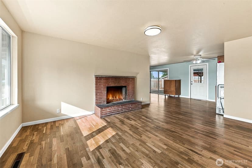 Property photo for 13720 13th Avenue Ct E, Tacoma photo 9