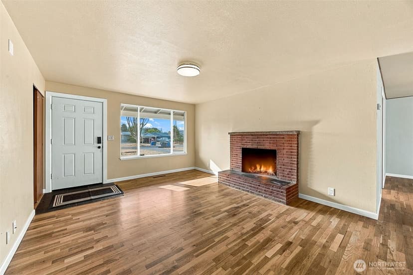 Property photo for 13720 13th Avenue Ct E, Tacoma photo 8