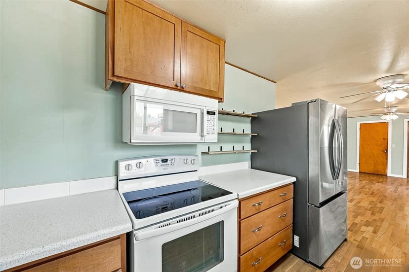 Property photo for 13720 13th Avenue Ct E, Tacoma photo 5