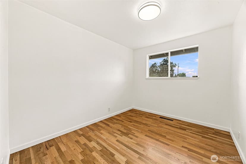 Property photo for 13720 13th Avenue Ct E, Tacoma photo 11