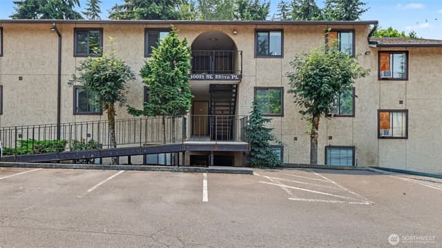 Property photo for 10021 SE 235th Place #B303, Kent photo 2