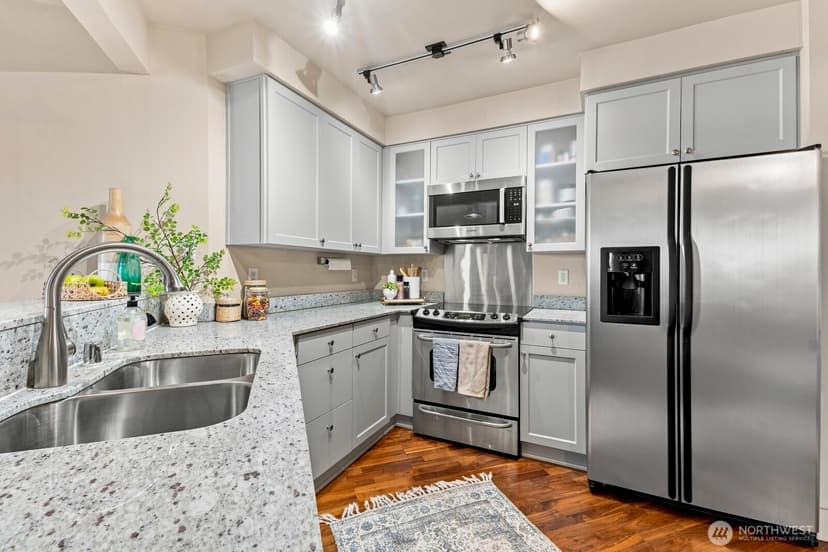 Property photo for 159 Denny Way #509, Seattle photo 16
