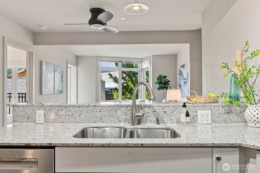 Property photo for 159 Denny Way #509, Seattle photo 18
