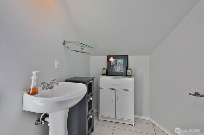Property photo for 6621 Sills Road, Clinton photo 26