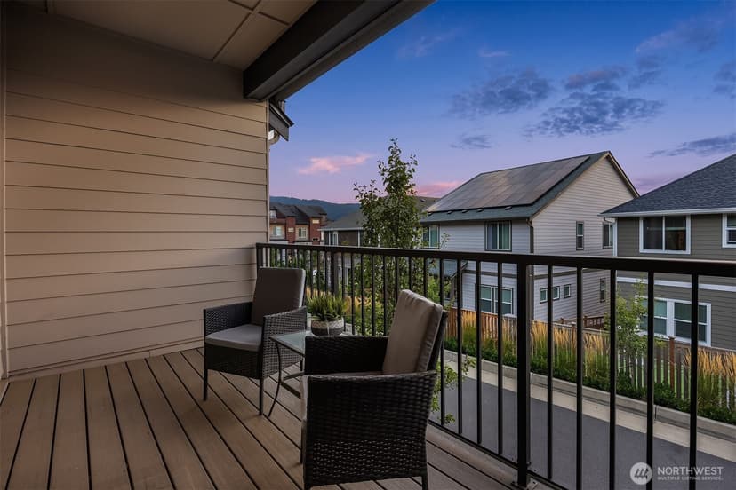 Property photo for 1053 6th Walk NE, Issaquah photo 22