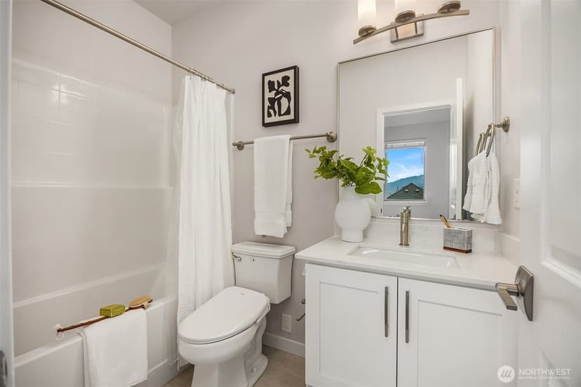 Property photo for 1053 6th Walk NE, Issaquah photo 18