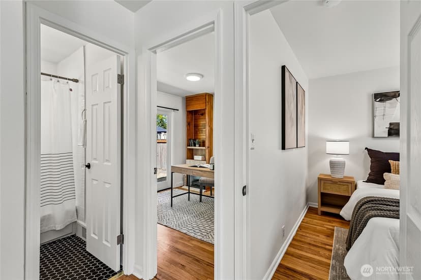 Property photo for 9227 Palatine Avenue N, Seattle photo 11