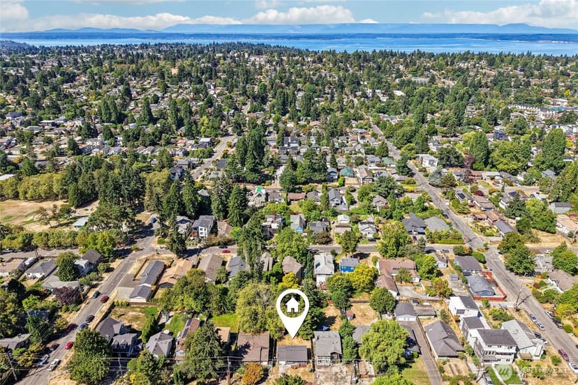 Property photo for 9227 Palatine Avenue N, Seattle photo 24