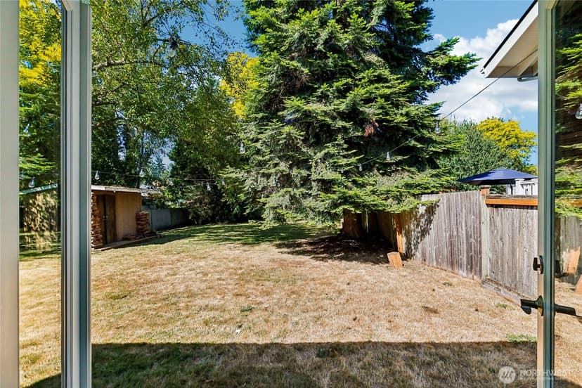 Property photo for 9227 Palatine Avenue N, Seattle photo 21