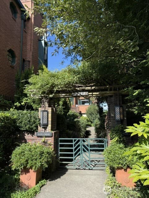 Property photo for 2717 Franklin Avenue E #302, Seattle