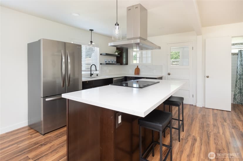 Property photo for 9028 Highland Avenue SW, Lakewood photo 10