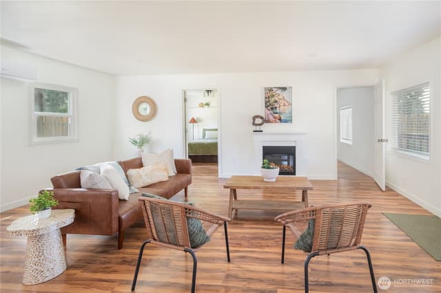 Property photo for 9028 Highland Avenue SW, Lakewood photo 3