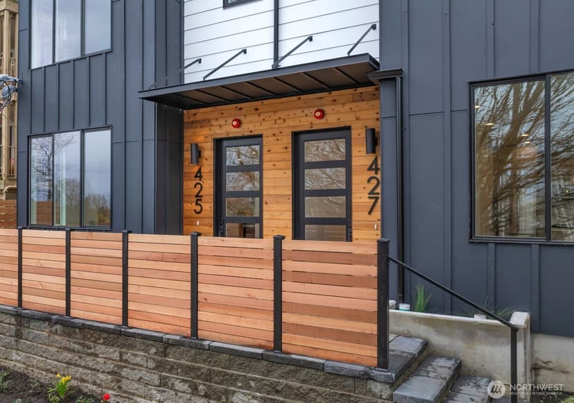 Property photo for 427 19th Avenue E, Seattle photo 2