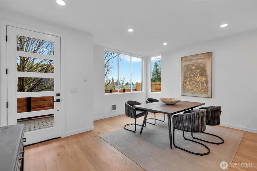 Property photo for 427 19th Avenue E, Seattle photo 8