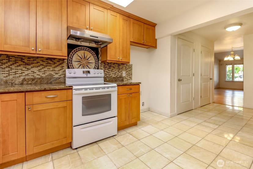 Property photo for 13336 35th Avenue S, Tukwila photo 9