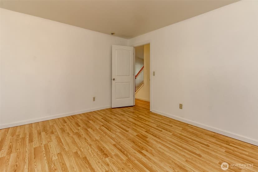 Property photo for 13336 35th Avenue S, Tukwila photo 17