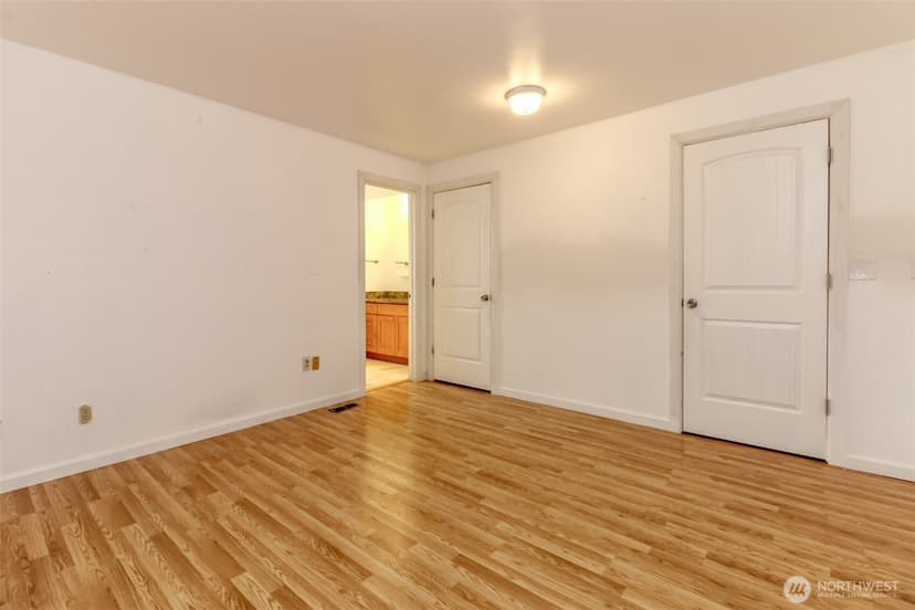 Property photo for 13336 35th Avenue S, Tukwila photo 18