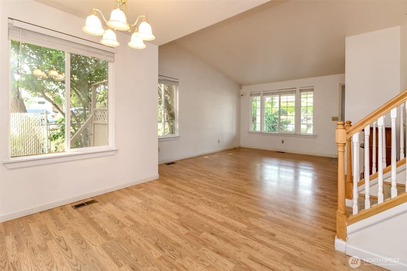 Property photo for 13336 35th Avenue S, Tukwila photo 7