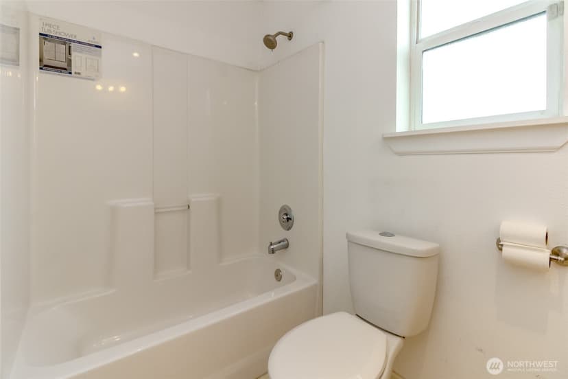 Property photo for 13336 35th Avenue S, Tukwila photo 24