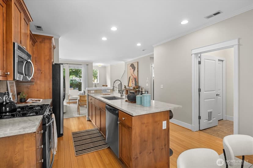 Property photo for 4148 29th Avenue S, Seattle photo 11