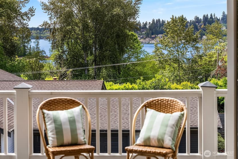Property photo for 10030 NE 110th Street, Kirkland photo 2
