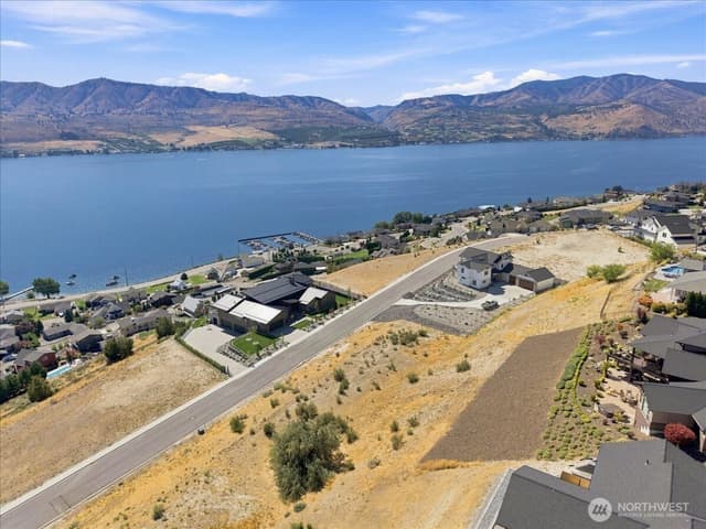 Property photo for 127 Crystal Crest Drive, Chelan photo 4